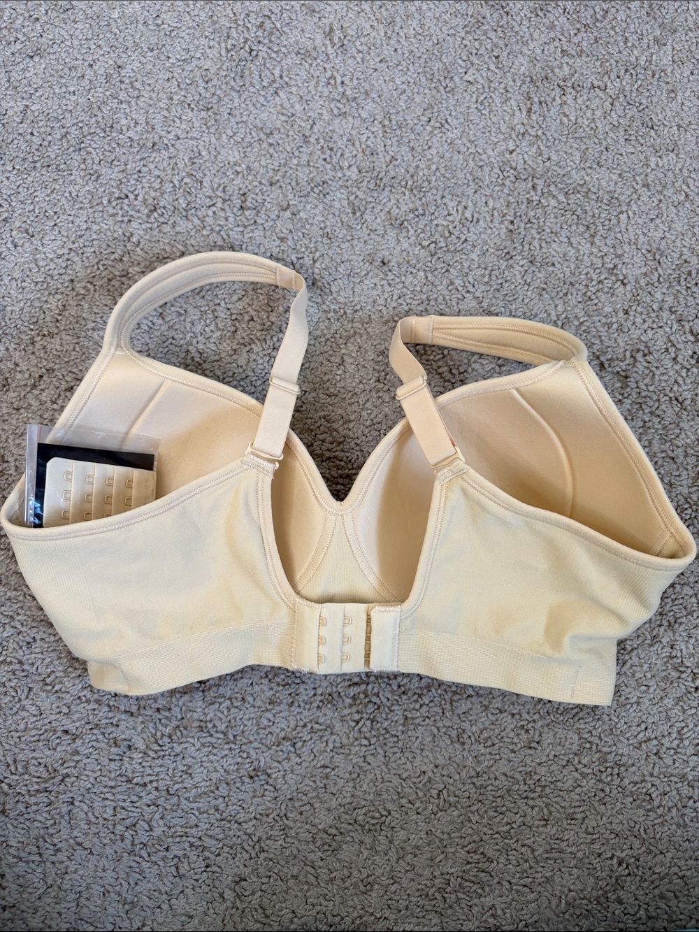 Underoutfit Seamless Nude T-Shirt Bra Style 460 Extender M NWT Adjustable Straps - Picture 4 of 4